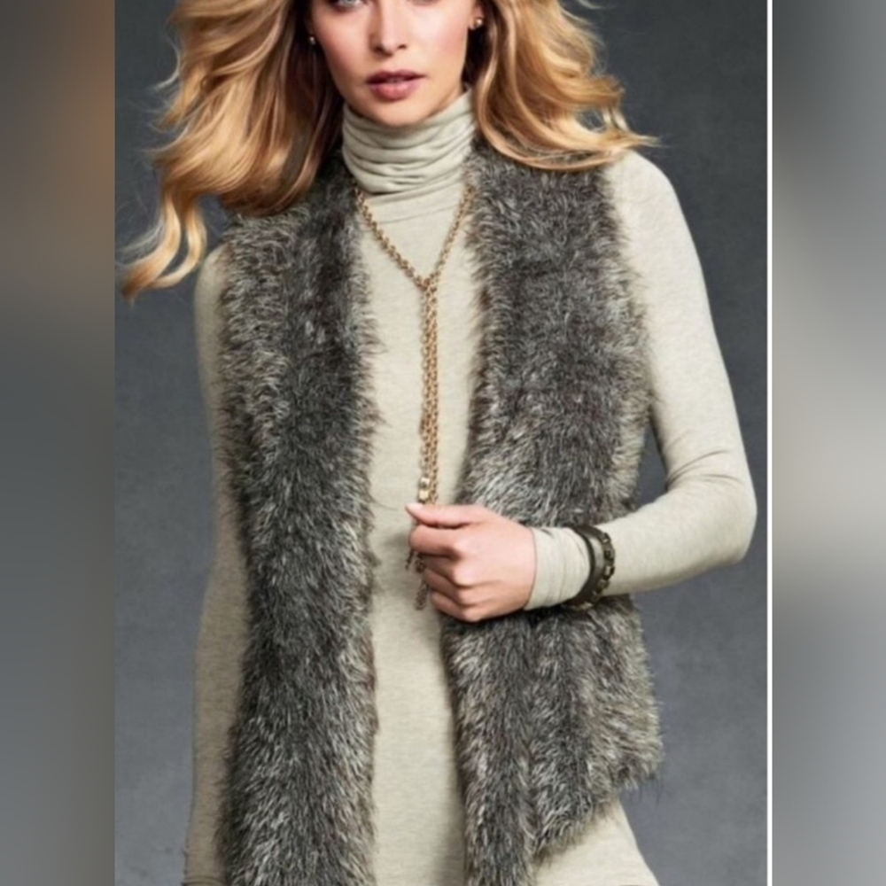 Cabi Women's Alpaca/Mohair Blend Faux Fur Romantic Mobwife Vest Sz Small